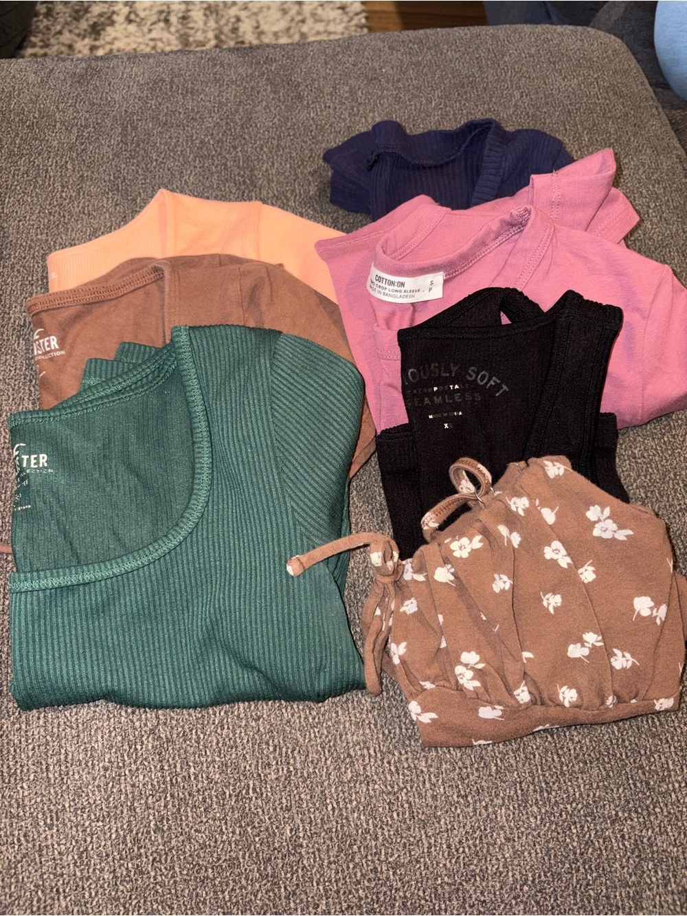 🛍️ LOT: Mixed Junior’s Crop Tops Pack — Green, Pink, Black, Brown, Peach SZ XSM